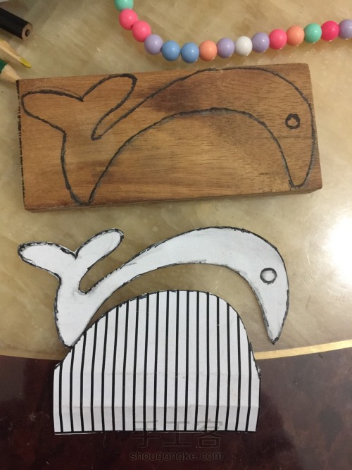 小鲸鱼花梨木梳-送给女儿的小礼物 第1步