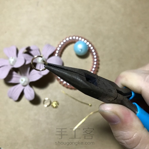 简单粗暴制作的珍珠花朵发圈发绳头饰 第7步