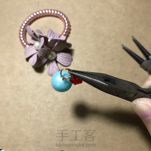 简单粗暴制作的珍珠花朵发圈发绳头饰 第16步