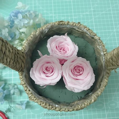 DIY永生花花篮 第4步