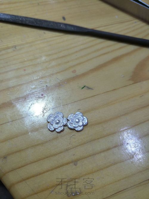 纯银小清新小花手镯 第3步