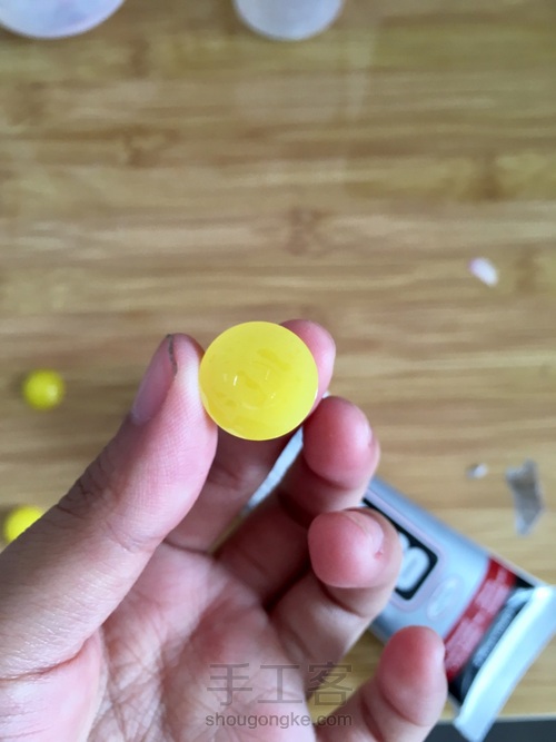 滴胶荷包蛋胸针 第15步