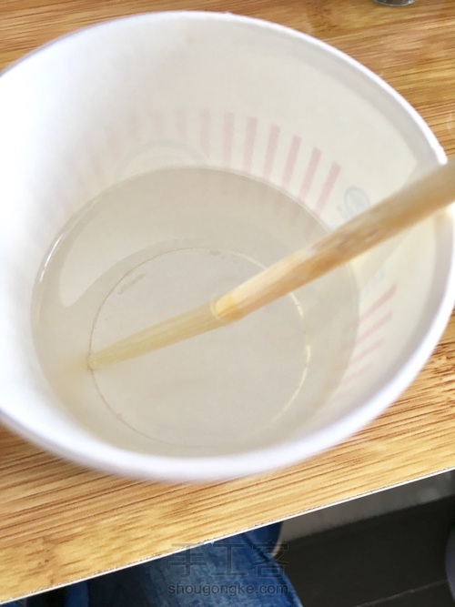 翠绿欲滴的滴胶叶子 第11步