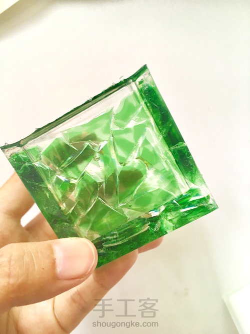 翠绿的玻璃盒 第1步