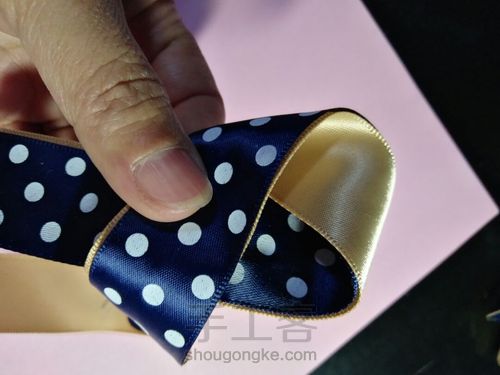 双色翻转蝴蝶节发饰 第4步