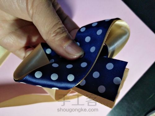 双色翻转蝴蝶节发饰 第5步