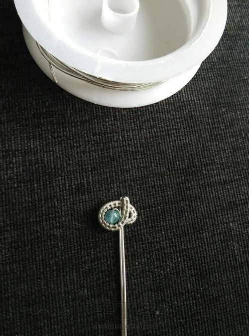 很简单，但绝对还挺好看的耳钉 第3步