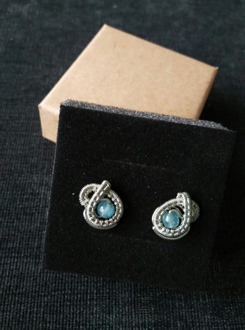 很简单，但绝对还挺好看的耳钉 第6步