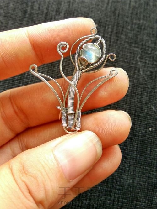 纤细的绕线兰花胸针 第11步