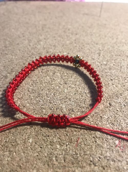 简单精致的创意双向平结手链 第12步