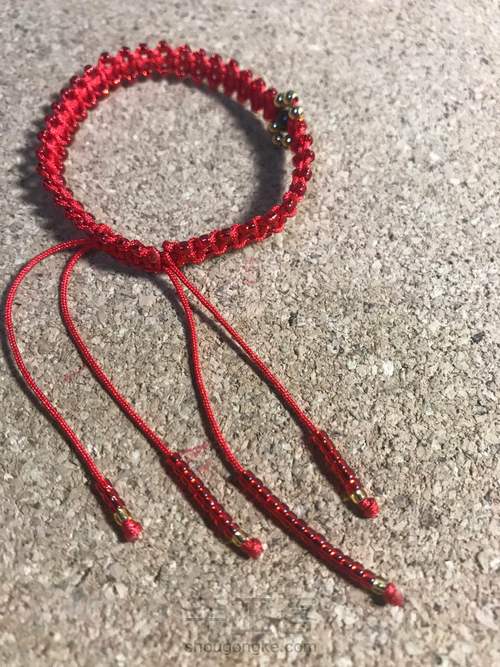 简单精致的创意双向平结手链 第13步