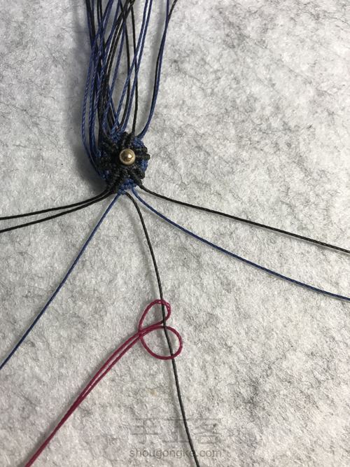 斜卷结多彩花制作 第25步