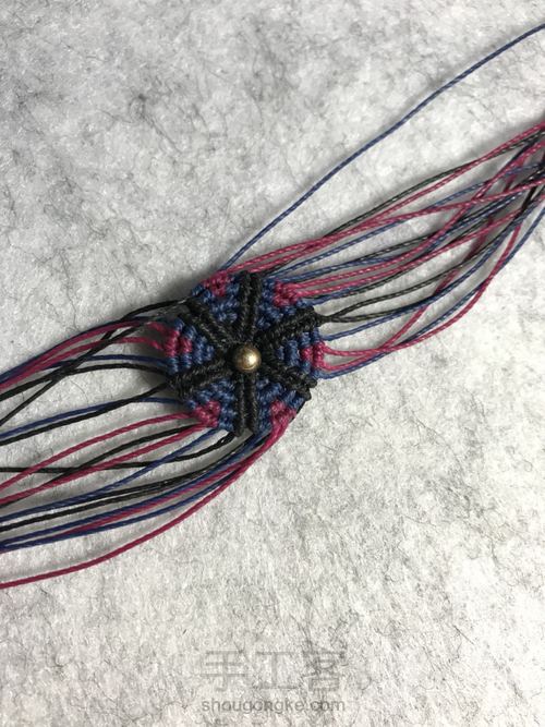 斜卷结多彩花制作 第28步