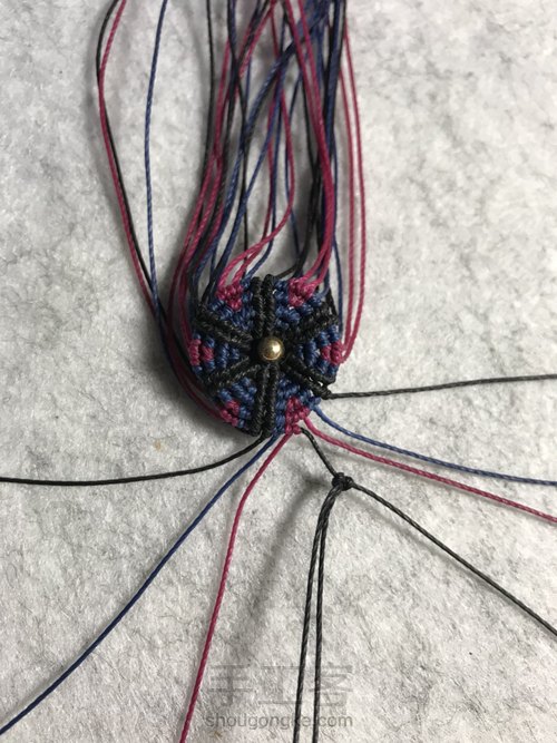 斜卷结多彩花制作 第29步