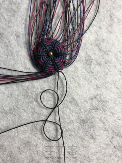 斜卷结多彩花制作 第36步