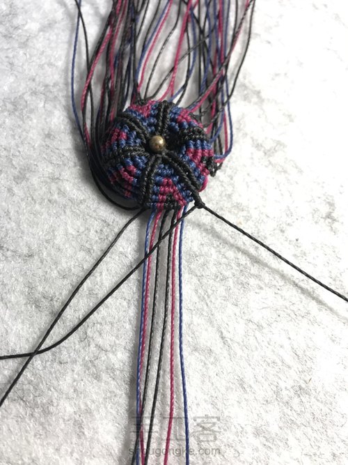 斜卷结多彩花制作 第37步