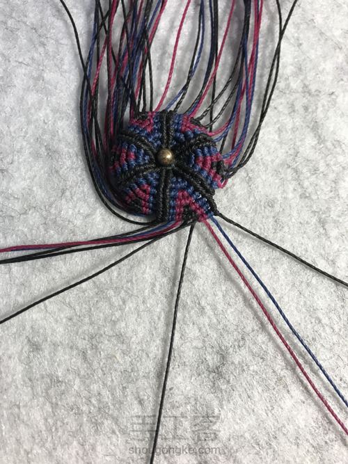 斜卷结多彩花制作 第38步