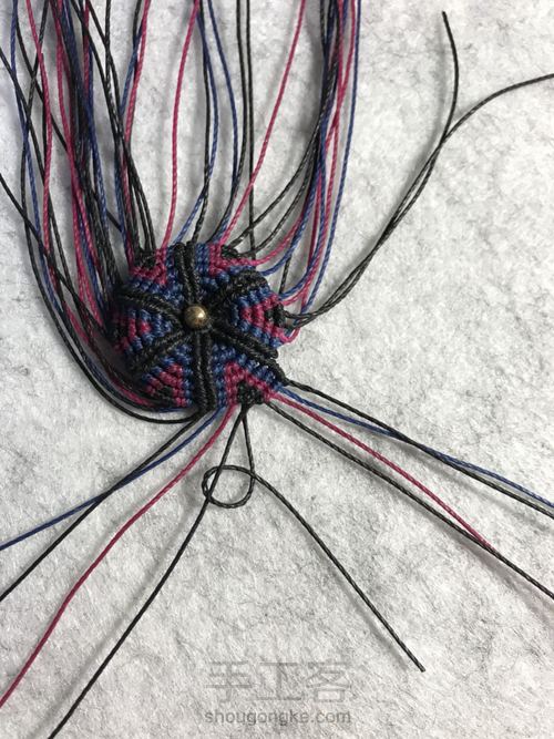 斜卷结多彩花制作 第41步