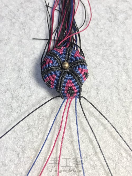 斜卷结多彩花制作 第47步