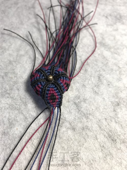 斜卷结多彩花制作 第48步