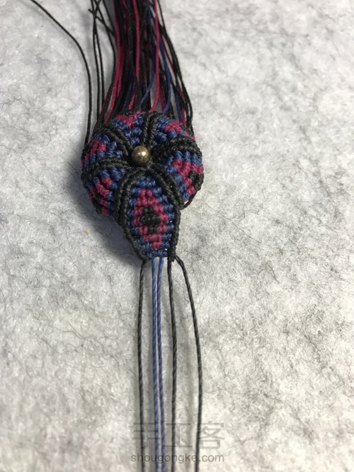 斜卷结多彩花制作 第49步