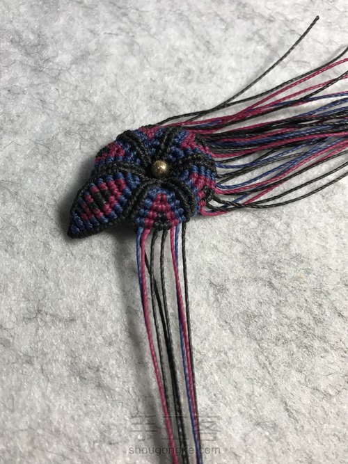 斜卷结多彩花制作 第56步