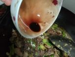 永州血鸭是湖南历史古城永州的一道家厨名菜，几乎每一位永州人都爱吃，会做，并且根据自己的口味稍有调整，但整体口味上还是很统一的。