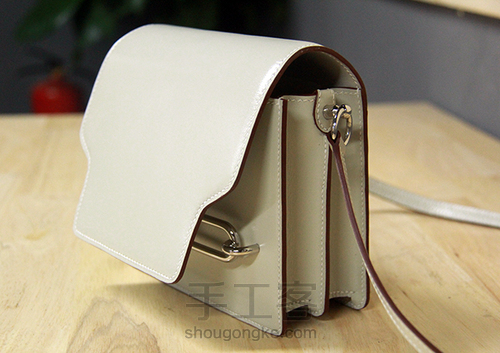 精致小巧的猪鼻子单肩包 第2步