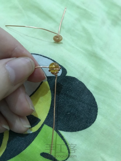 碧玺绕线耳钉 第4步
