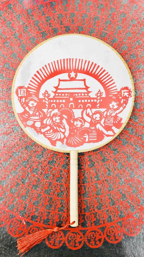 【剪纸团扇】用手工刮起一阵爱国之风 第16步