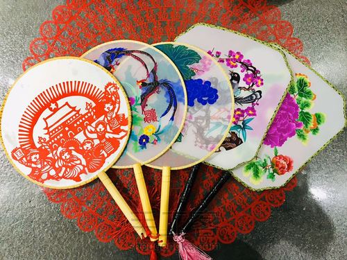 【剪纸团扇】用手工刮起一阵爱国之风 第18步