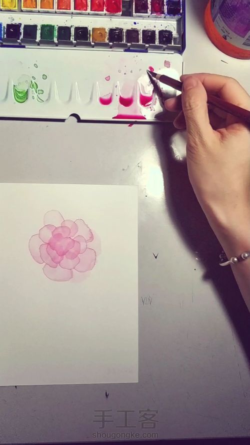 水彩重叠法画的一朵透明小花花 第4步