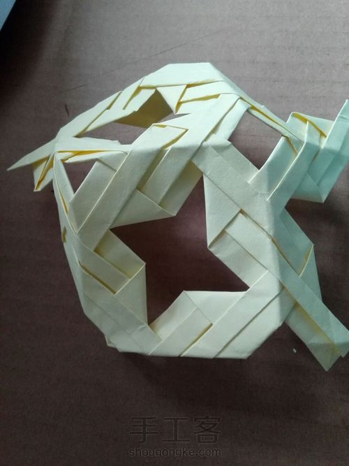 方形镂空纸球 第22步