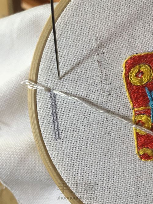 新春马甲胸针刺绣，学习绣出毛绒绒的刺绣针法 第11步