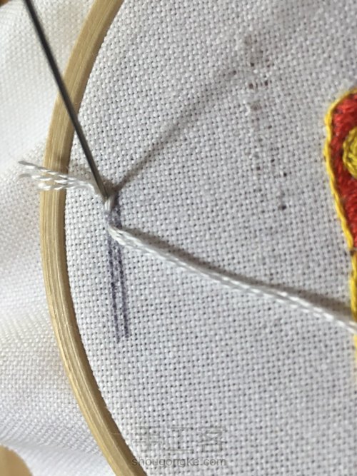 新春马甲胸针刺绣，学习绣出毛绒绒的刺绣针法 第12步