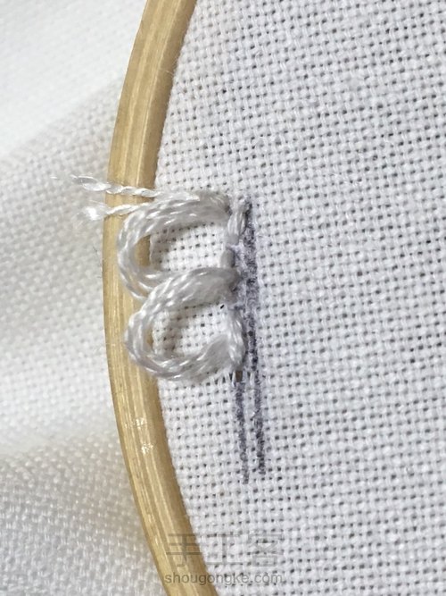 新春马甲胸针刺绣，学习绣出毛绒绒的刺绣针法 第17步