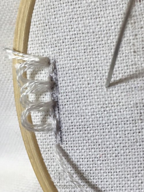 新春马甲胸针刺绣，学习绣出毛绒绒的刺绣针法 第19步