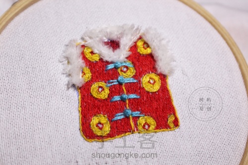 新春马甲胸针刺绣,学习绣出毛绒绒的刺绣针法 第36步