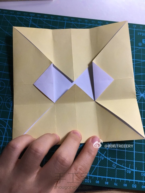 基本盒子能衍生出超多纸折收纳盒 第5步