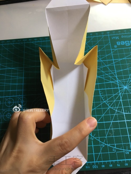 基本盒子能衍生出超多纸折收纳盒 第16步