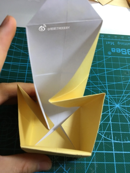 基本盒子能衍生出超多纸折收纳盒 第28步