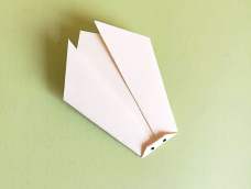 飞蛾的折纸教程，方法很简单。