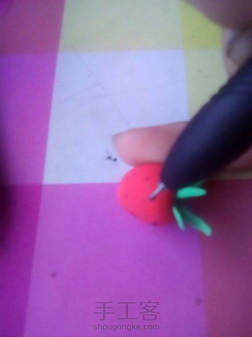 粘土草莓😊😊😁😁 第2步