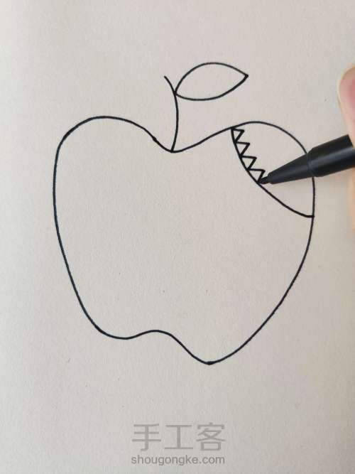 一颗苹果的线描故事 第2步