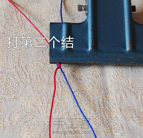 制作一个蝴蝶花手圈 第6步
