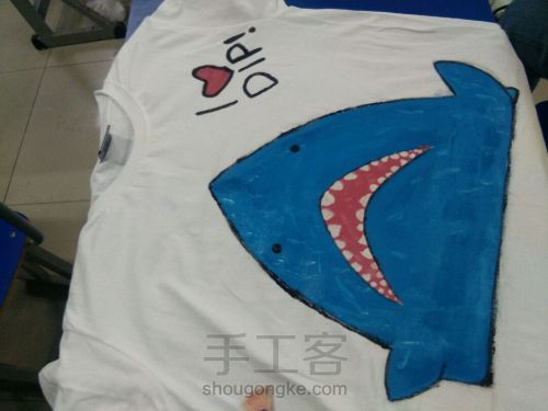 鲨鱼手绘T恤 第4步