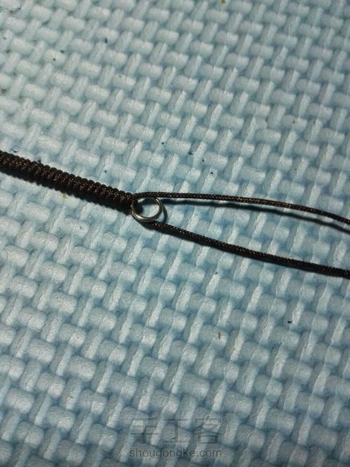 无痕夹芯金刚结手绳 第10步