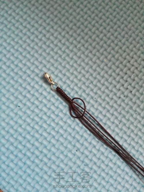 无痕夹芯金刚结手绳 第6步