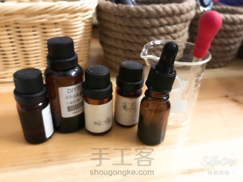 驱蚊复方精油 第1步