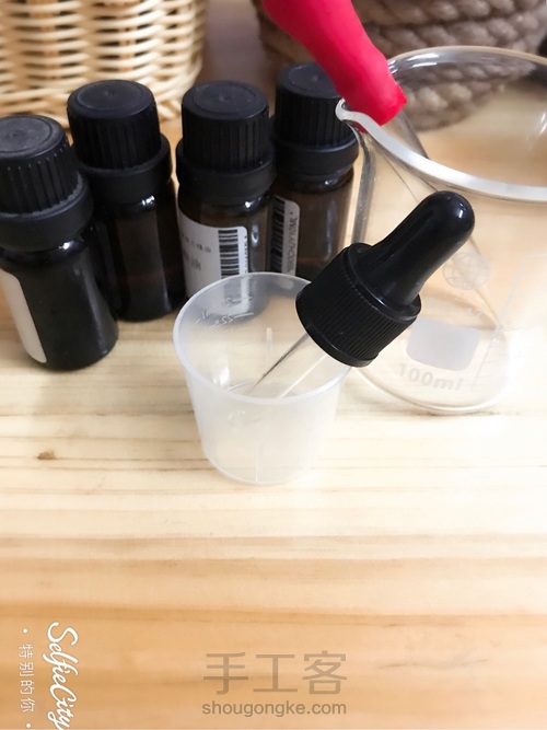 驱蚊复方精油 第2步